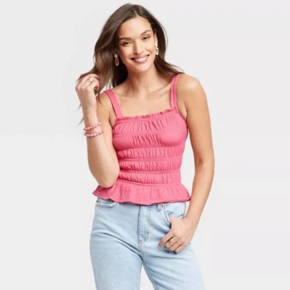 NEW Universal Thread Pink Smocked Tank Top - Picture 1 of 3